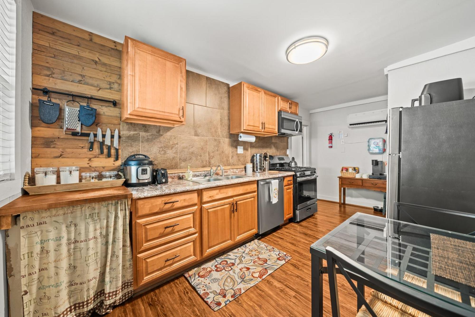 Cedar Blossom Bungalow Is A Cozy Getaway With A 5 Minute Walk To Downtown! Hot Springs Exteriör bild